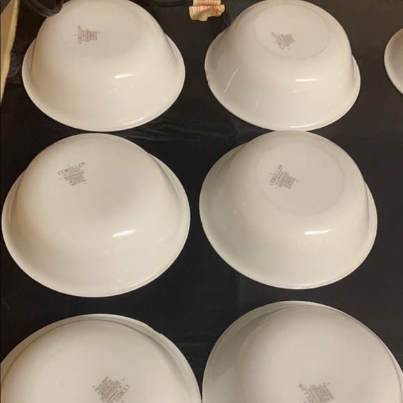 Dinnerware set - Picture 3 of 5